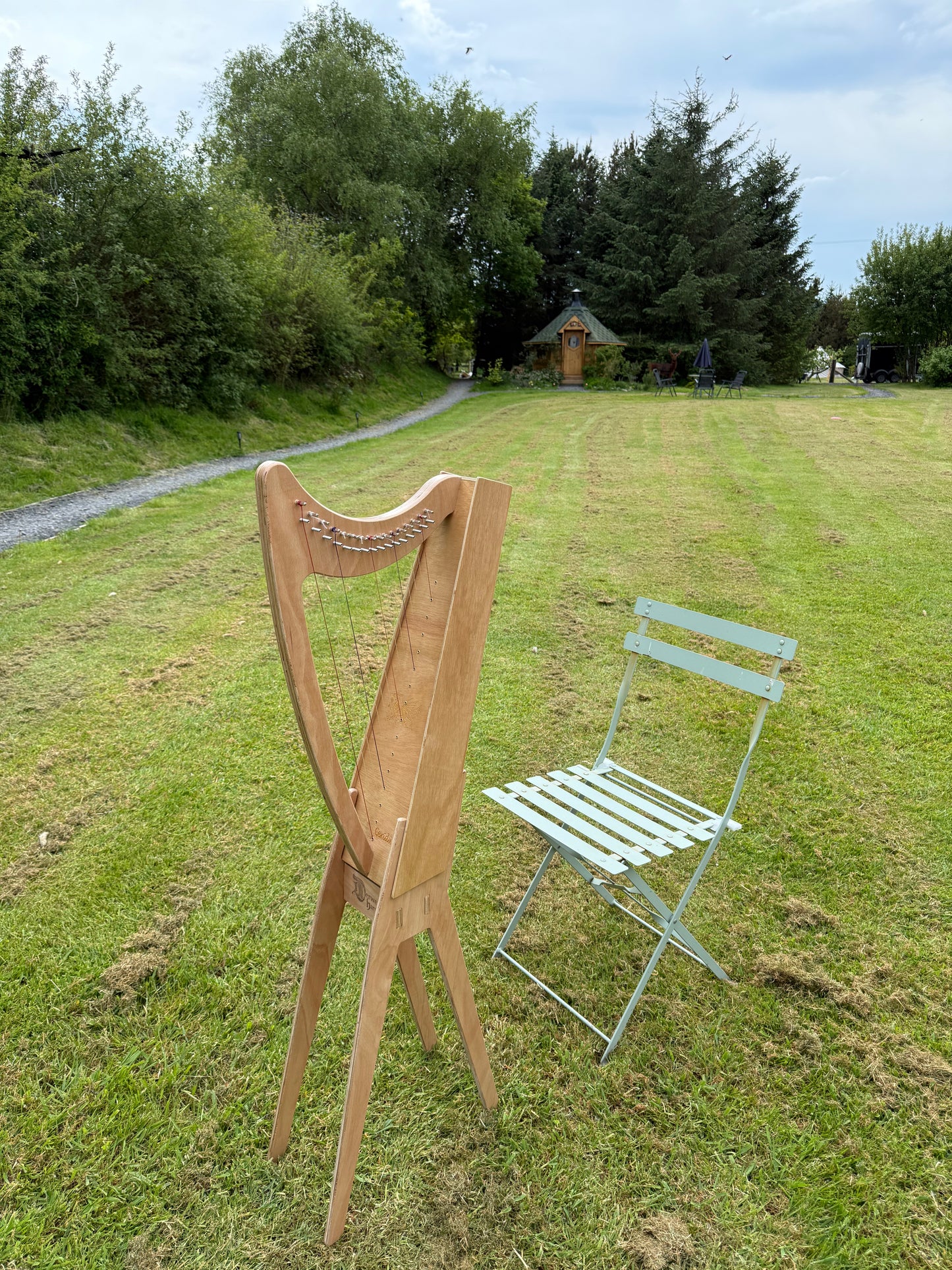Performance Stand for your Discovery 16 Harp