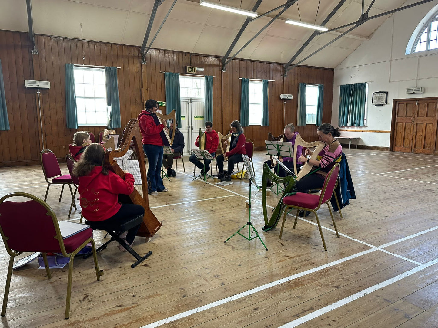 Discovery 16 Education Bundle - 10 Harps Plus teaching resouces for just £1499