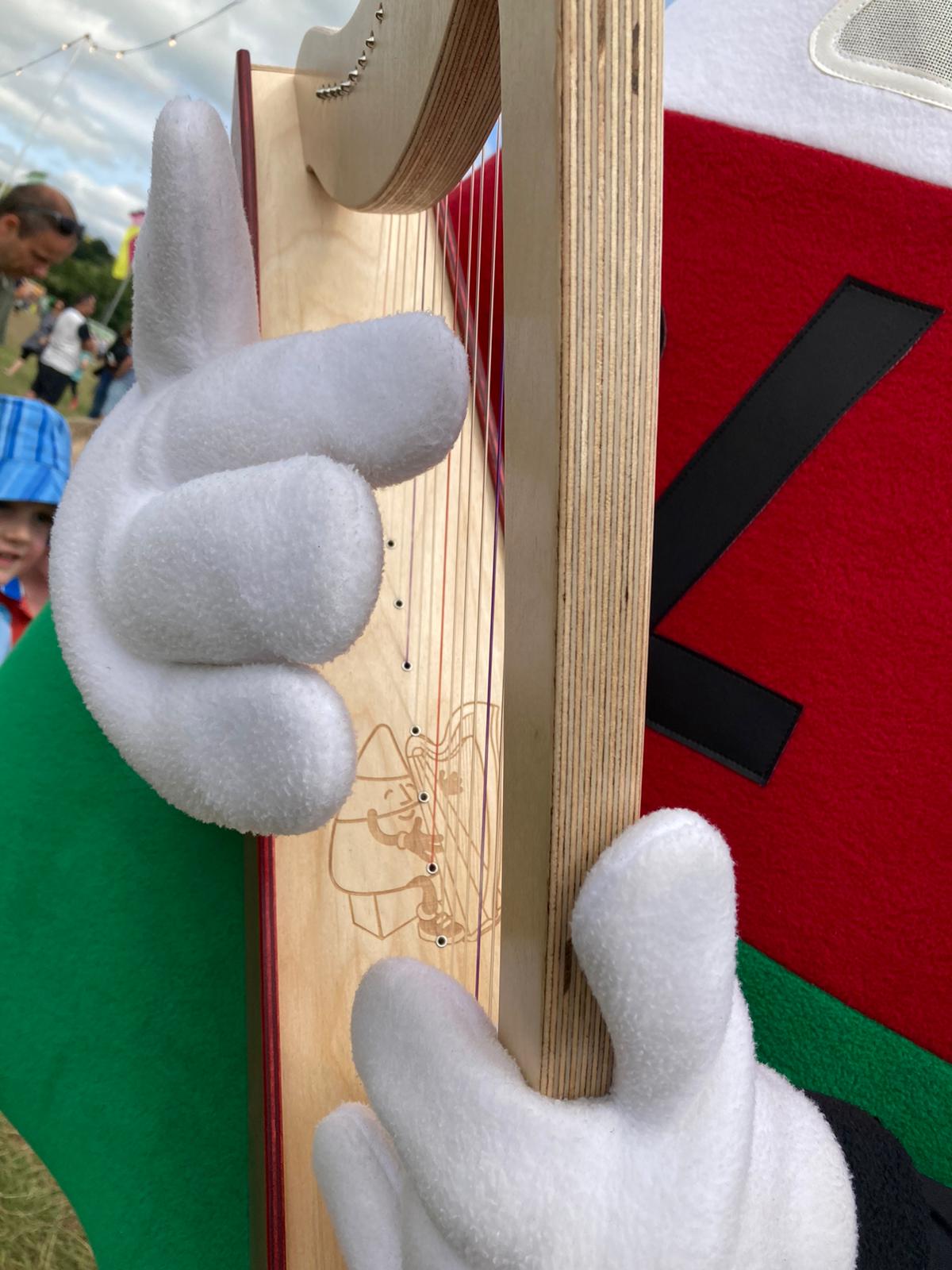 Discovery 16 Education Bundle - 10 Harps Plus teaching resouces for just £1499