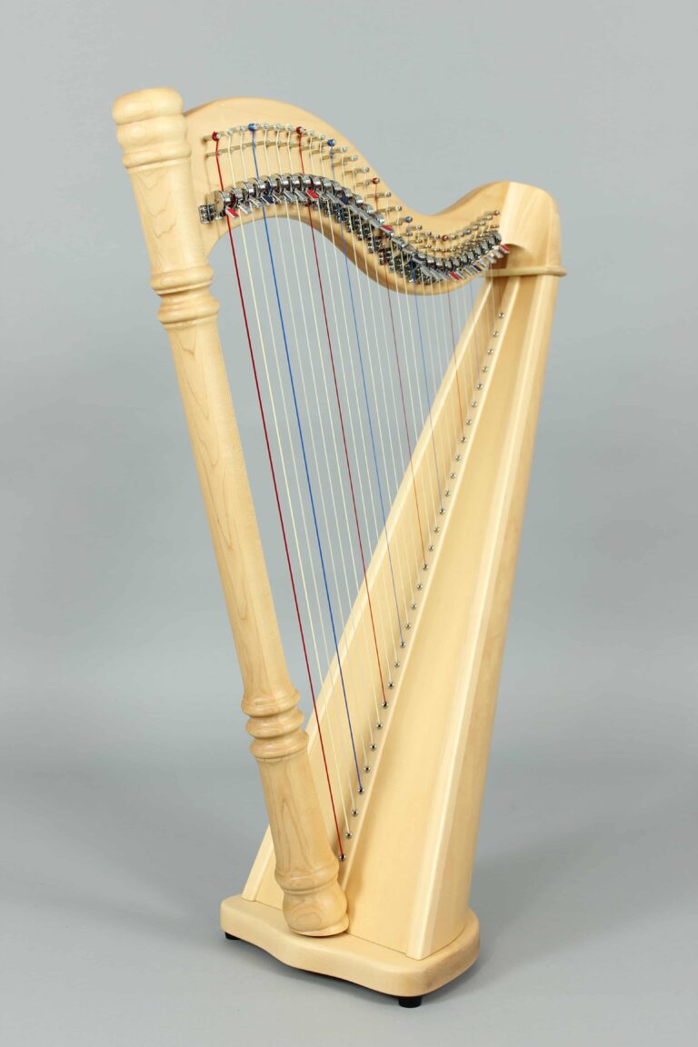 Leprechaun 29 with legs, tuning key and case.