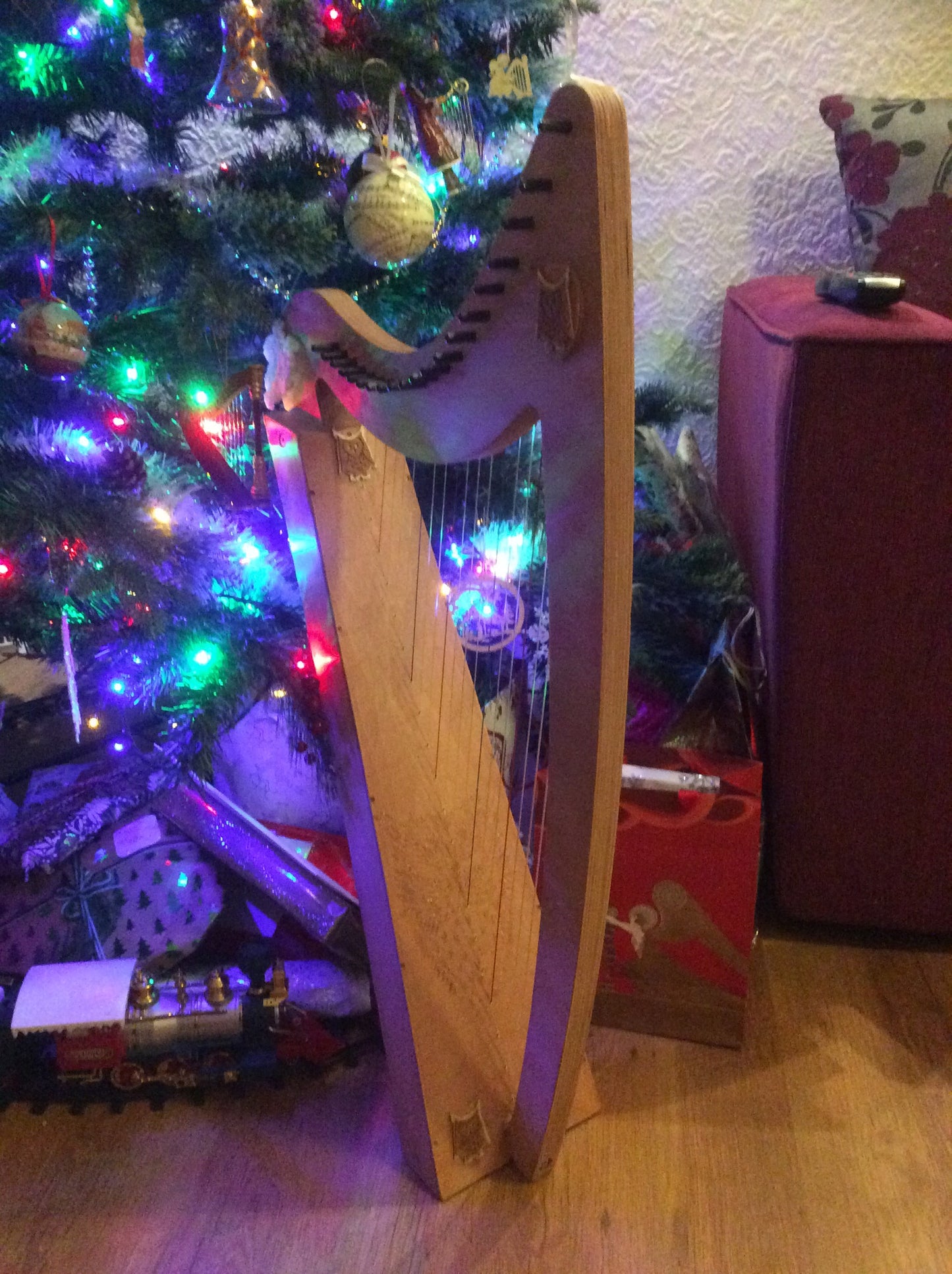 Derwent Harps Adventurer 20 in Natural Wood Finishes Made in England   derwent harps.myshopify.com