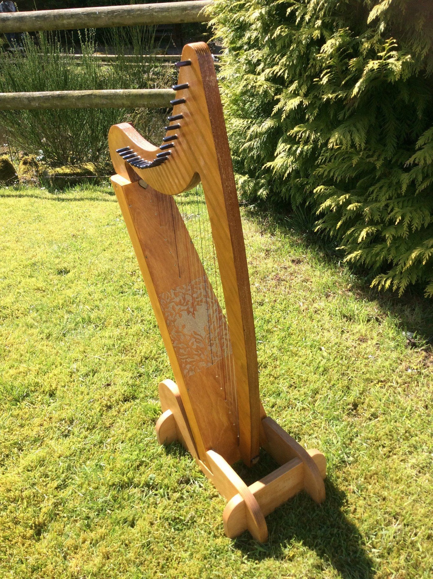 Derwent Harps Adventurer 20 in Natural Wood Finishes Made in England   derwent harps.myshopify.com