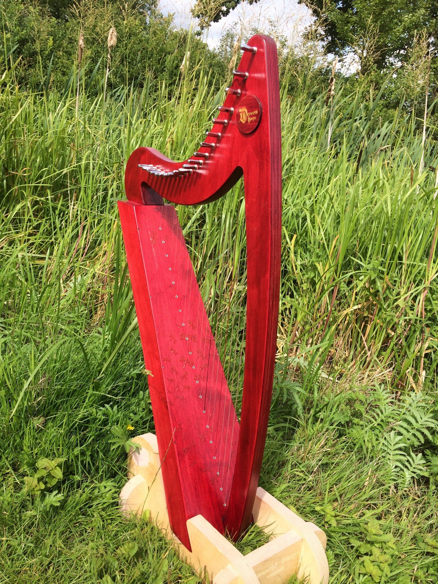 Derwent Harps Adventurer 20 in coloured wood stain Finishes Made in Wales with F and C Levers