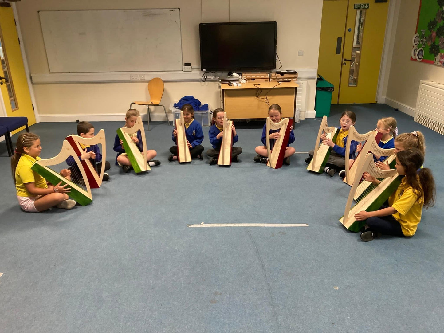 Discovery 16 Education Bundle - 10 Harps Plus teaching resouces for just £1499