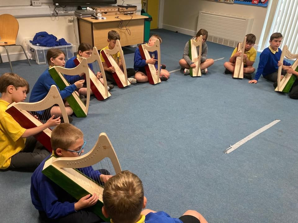 Discovery 16 Education Bundle - 10 Harps Plus teaching resouces for just £1499